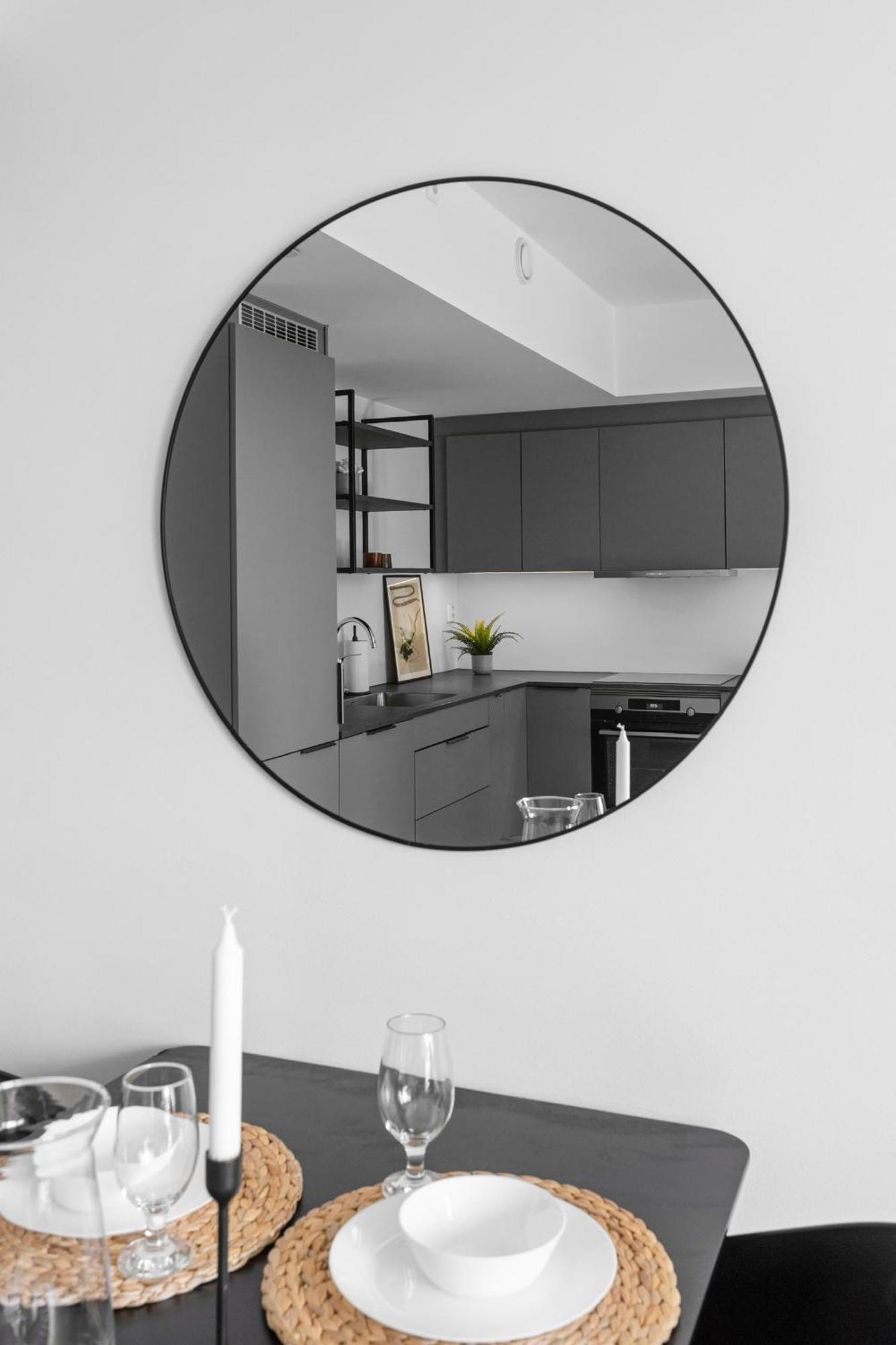 High Standard In Center Apartment